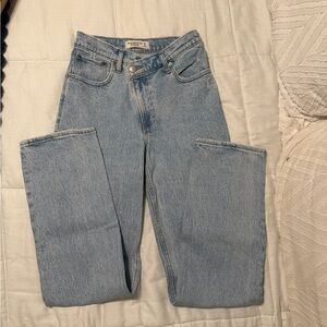Abercrombie and Fitch 90’s Straight Ultra High Rise Jeans